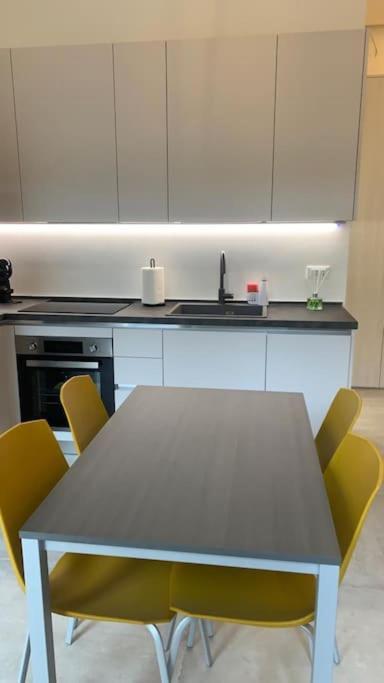 Dimora Di Privacy Fronte Parco E Ospedale Di Monza Apartment Lissone Ngoại thất bức ảnh